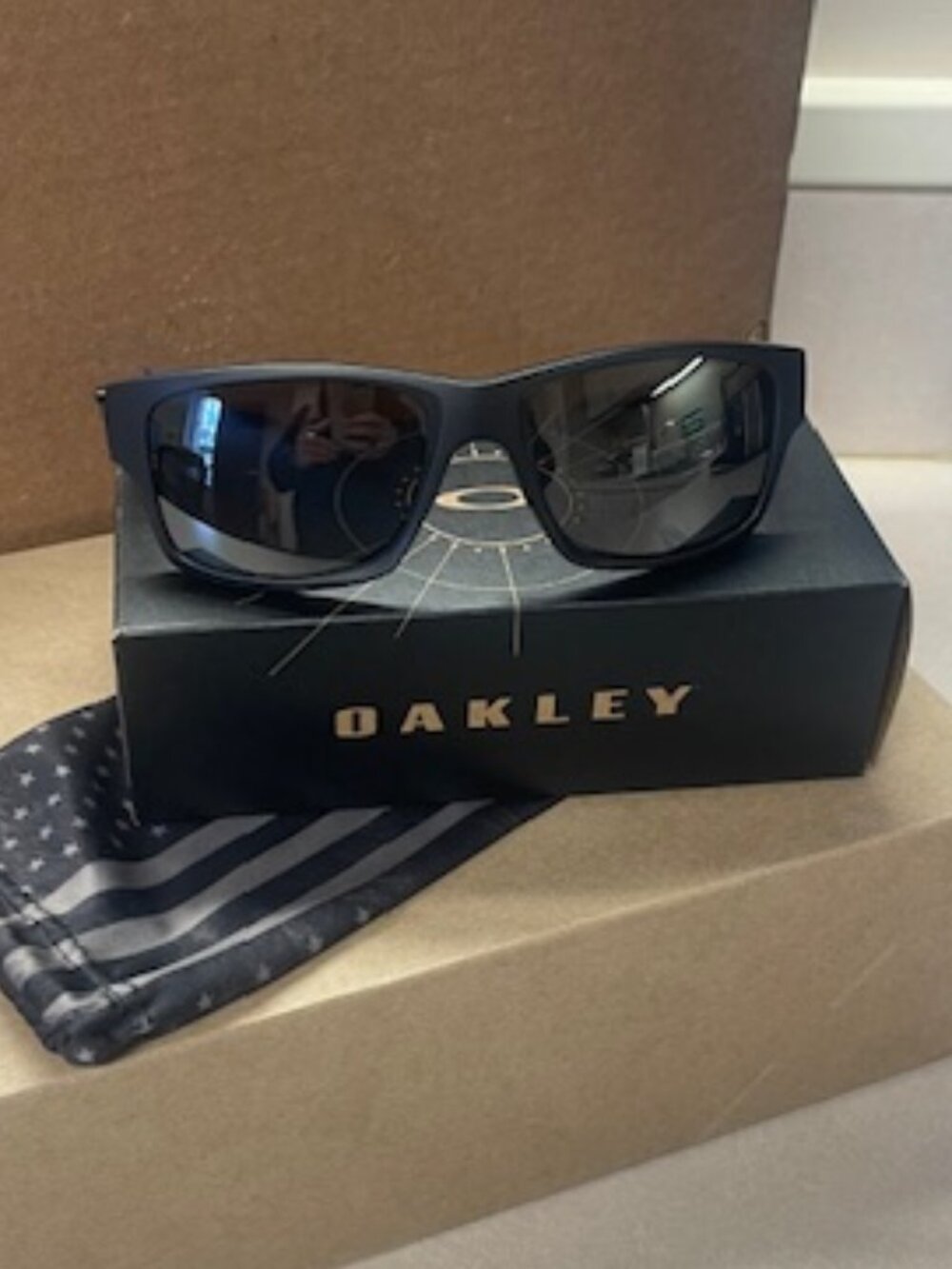 New Oakley Sunglasses "Jupiter Squared"